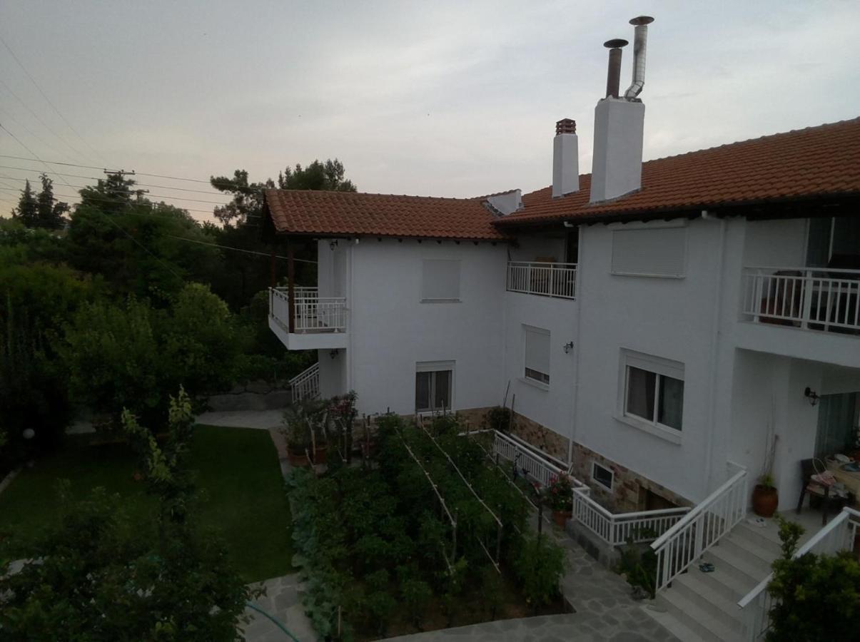 Katerina Rooms Nea Kallikrateia Exterior foto